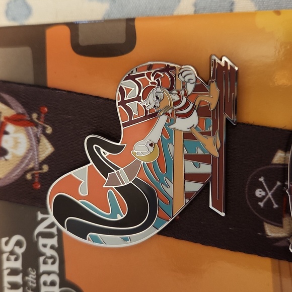 Pirates of the Caribbean pin starter set nwt - Picture 4 of 8